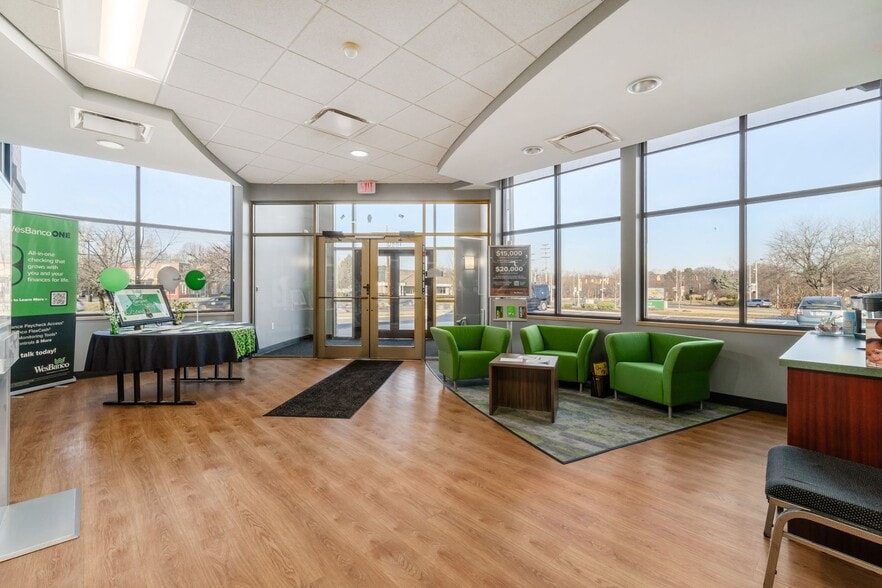 1880 Baltimore-Reynoldsburg Rd, Reynoldsburg, OH for sale - Interior Photo - Image 3 of 13