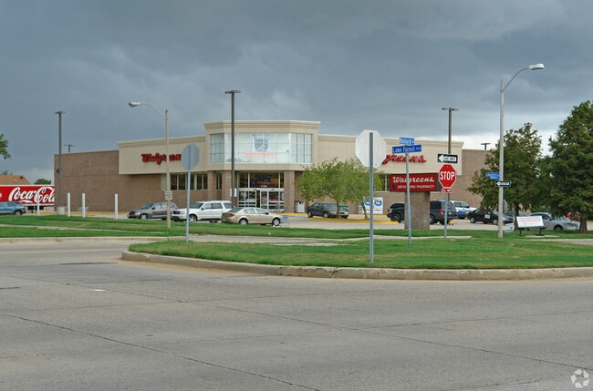 Plus de détails pour 11297 Lake Forest Blvd, New Orleans, LA - Commerce de détail aux enchères