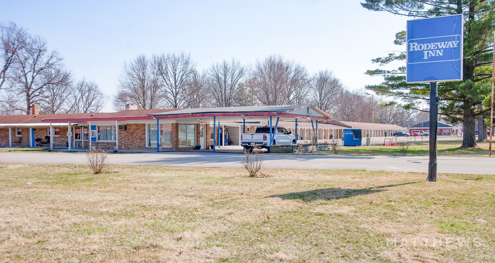 900 N Olive Rd, Flora, IL à vendre Photo du b timent- Image 1 de 1