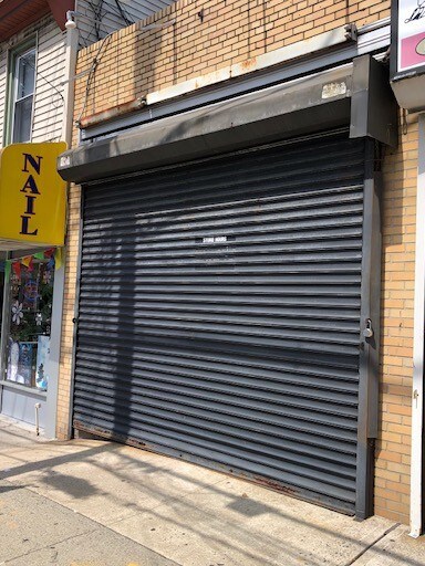 1755-1755A Victory Blvd, Staten Island, NY à louer - Photo du bâtiment - Image 3 de 4