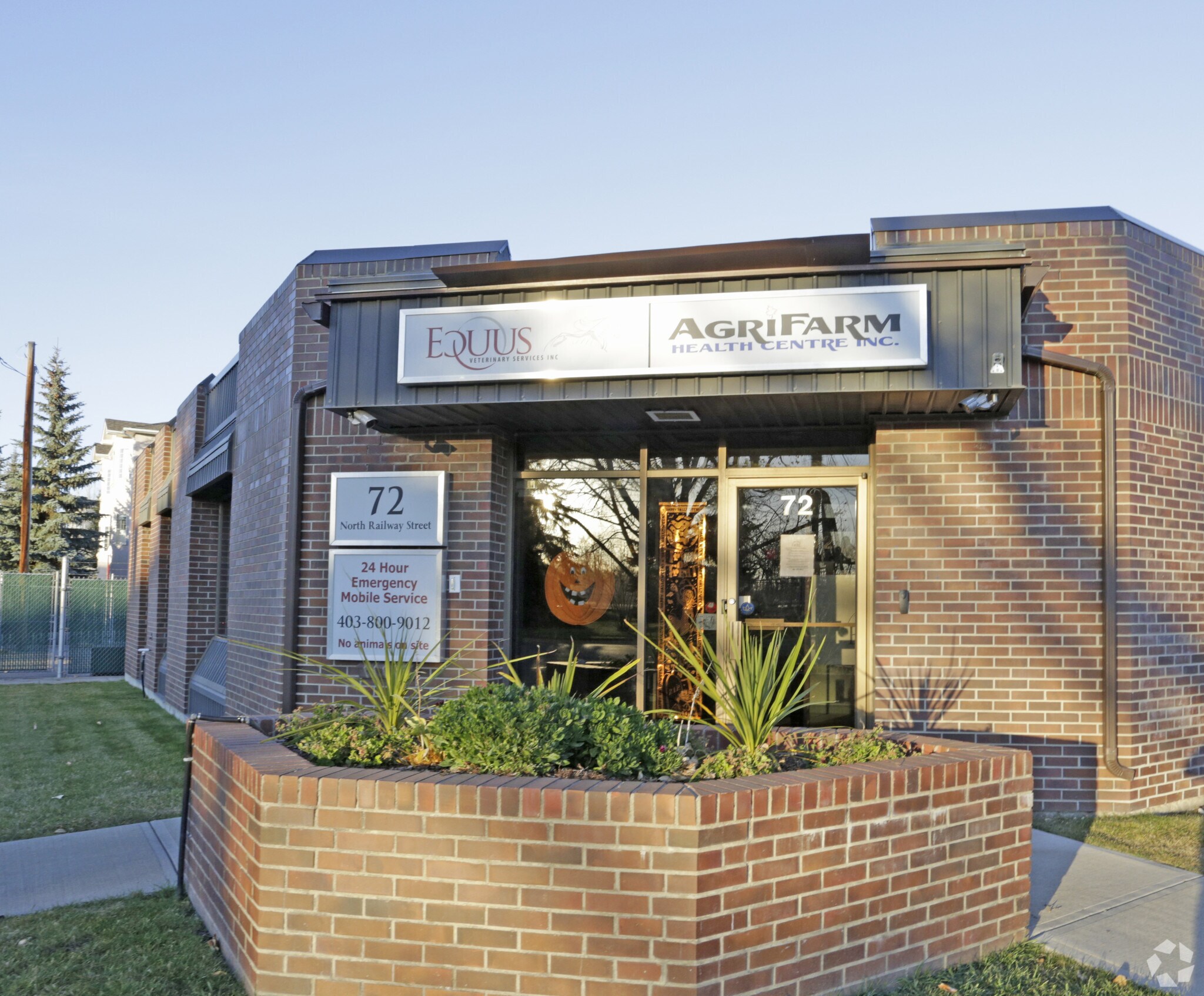 72 N Railway St, Okotoks, AB à vendre Photo principale- Image 1 de 1