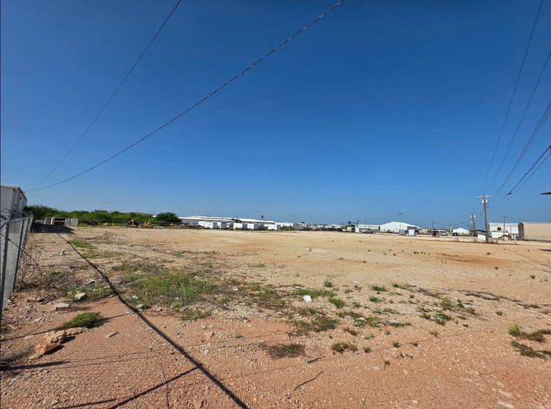 4901 S Danville Dr, Abilene, TX for lease - Building Photo - Image 2 of 5