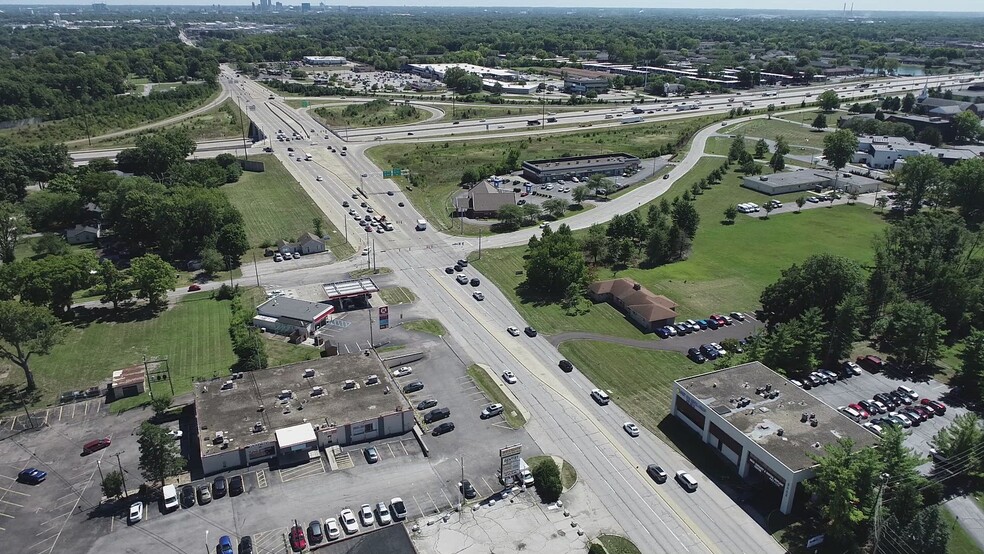 6425 W 10th St, Indianapolis, IN à vendre - Vidéo sur l’inscription commerciale - Image 2 de 2