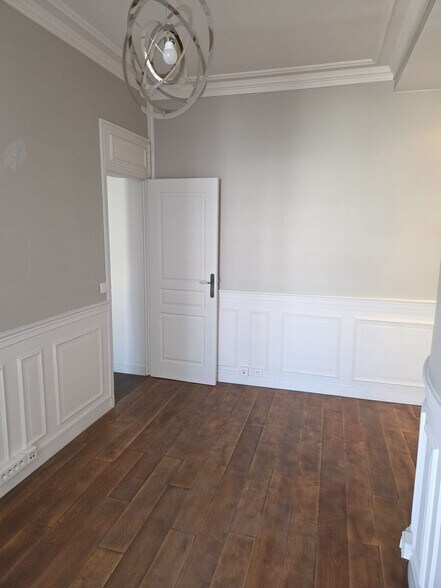 50 Rue De Miromesnil, Paris à louer - Photo du bâtiment - Image 2 de 5