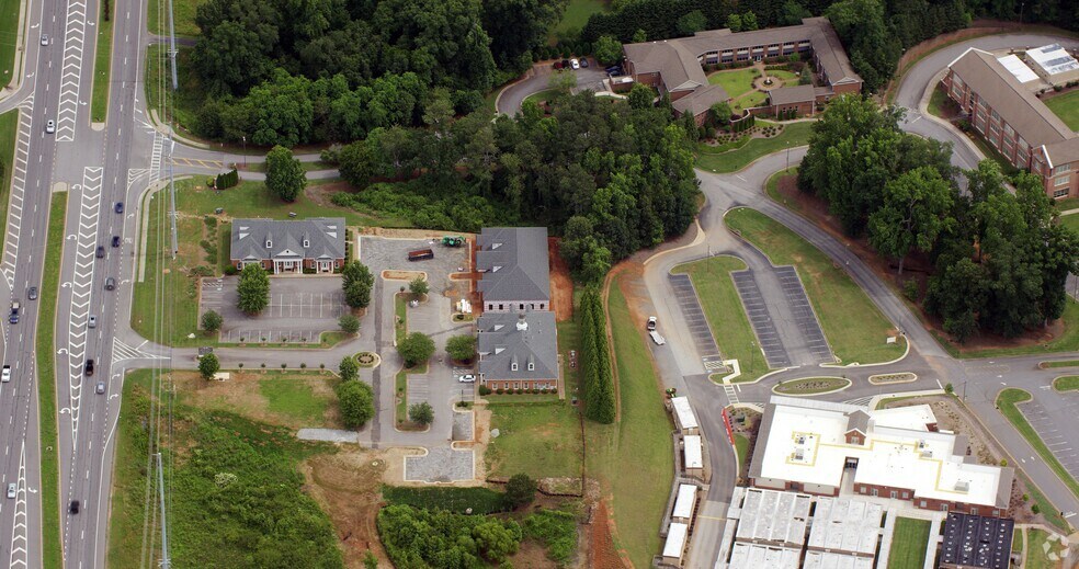 979 Peachtree Pky, Cumming, GA à louer - Aérien - Image 2 de 4