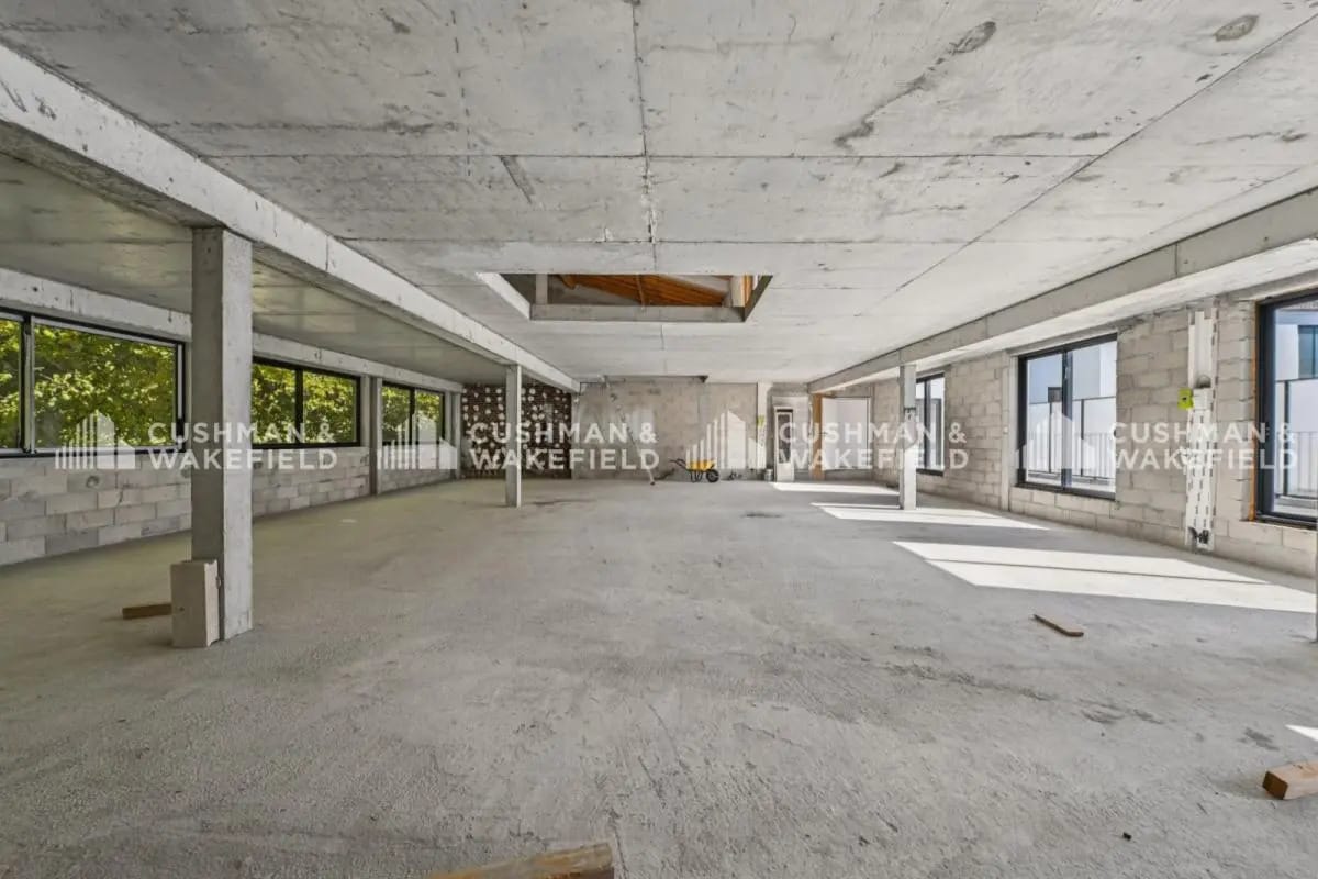 Office in Montrouge for lease Building Photo- Image 1 of 14