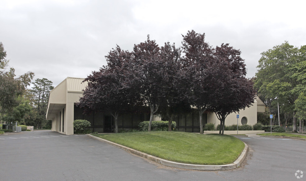 2197 E Bayshore Rd, Palo Alto, CA for lease - Primary Photo - Image 1 of 5