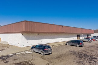 Plus de détails pour 5855-5883 11th St SE, Calgary, AB - Industriel à vendre