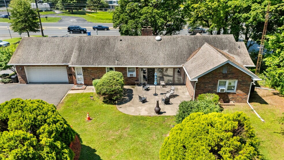609 High St, Mount Holly, NJ à vendre - Photo du bâtiment - Image 1 de 9