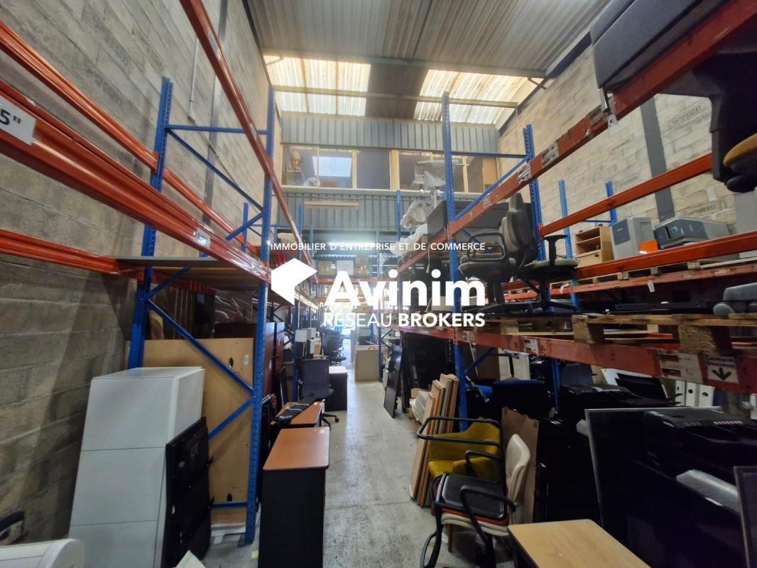 Industrial in Noisy Le Grand for lease Interior Photo- Image 1 of 6