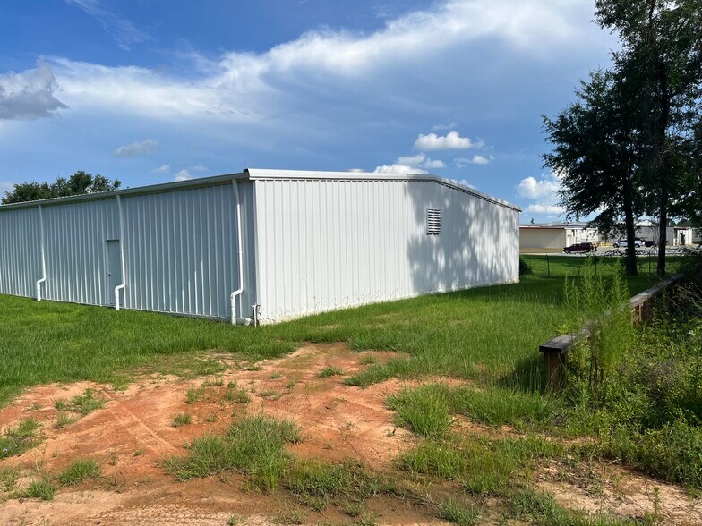 404 S Shelfer St, Quincy, FL à louer - Photo du bâtiment - Image 2 de 25
