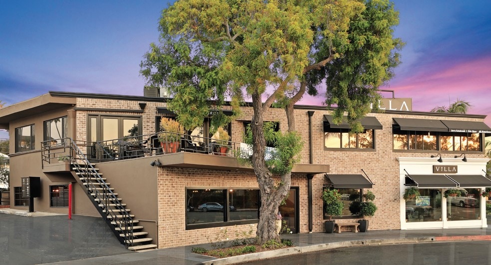 2700 E Coast Hwy, Newport Beach, CA à louer - Photo du bâtiment - Image 2 de 13