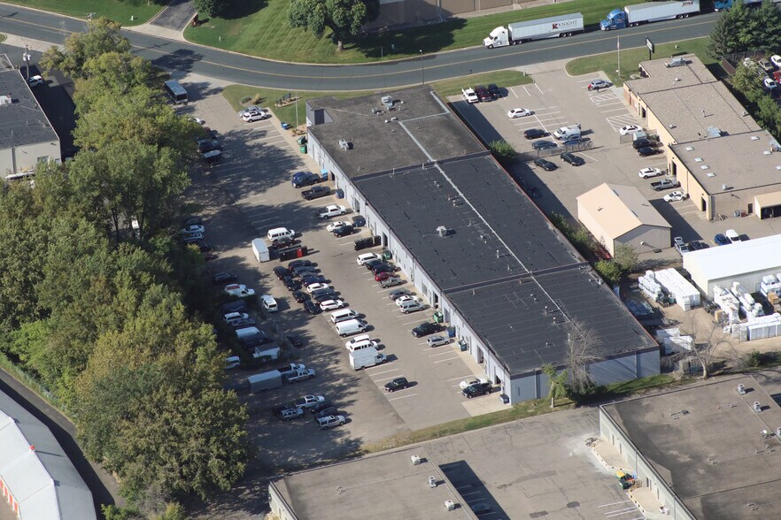 1971 Seneca Rd, Eagan, MN à louer - Photo du bâtiment - Image 3 de 3