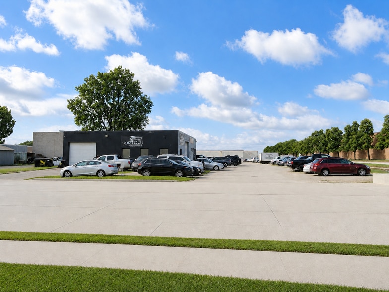 710 Vanderbraak St, Green Bay, WI for sale - Building Photo - Image 1 of 1