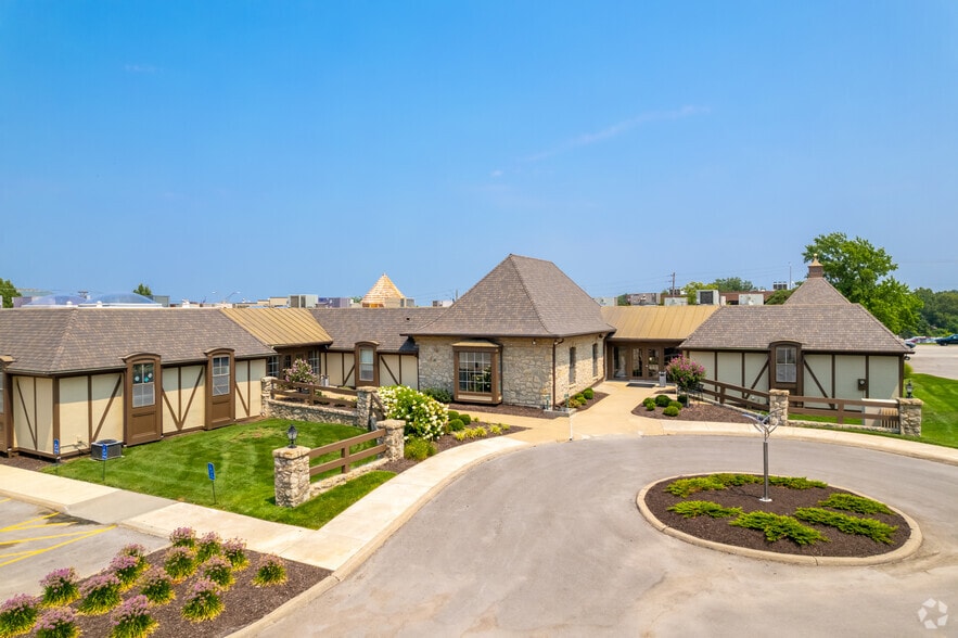 4701 College Blvd, Leawood, KS à louer - Photo du bâtiment - Image 2 de 8