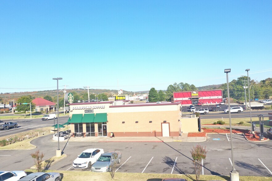 2220 E Parkway, Russellville, AR à vendre - Photo du bâtiment - Image 2 de 17