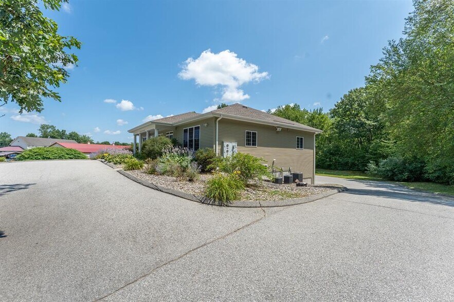 20 Knollwood Dr, Canterbury, CT à vendre - Photo du bâtiment - Image 2 de 14