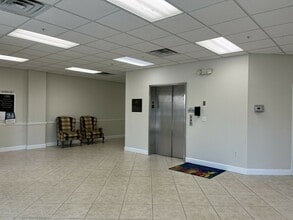 836 Sunset Lake Blvd, Venice, FL for lease Interior Photo- Image 1 of 15