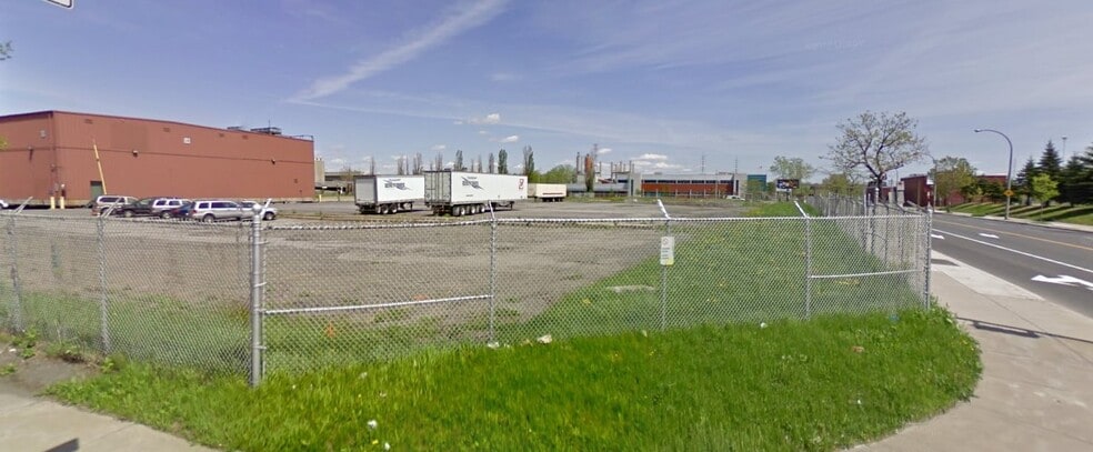 1300 Rue Mill, Montréal, QC à louer - Photo du bâtiment - Image 2 de 5