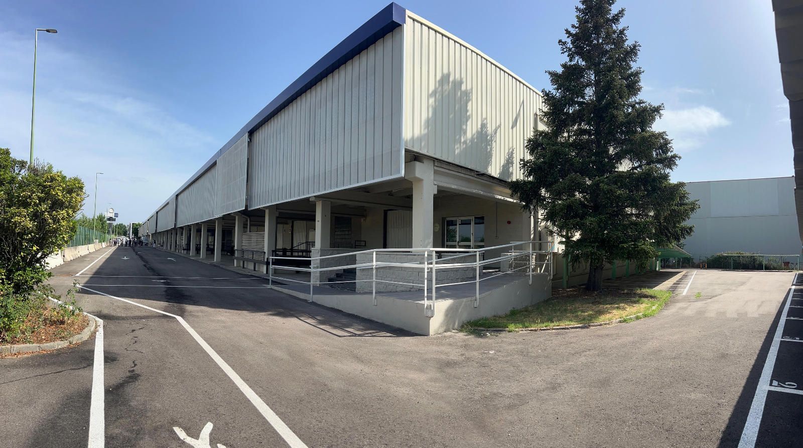 Industrial in San Agustín del Guadalix, Madrid for sale Primary Photo- Image 1 of 12