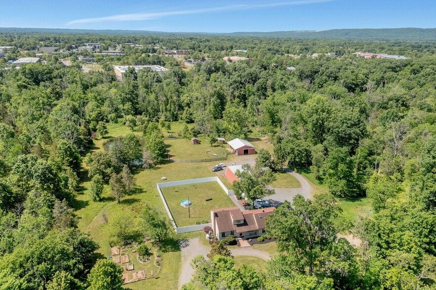 104 Steinmetz Rd, Hillsborough, NJ for sale - Building Photo - Image 1 of 23
