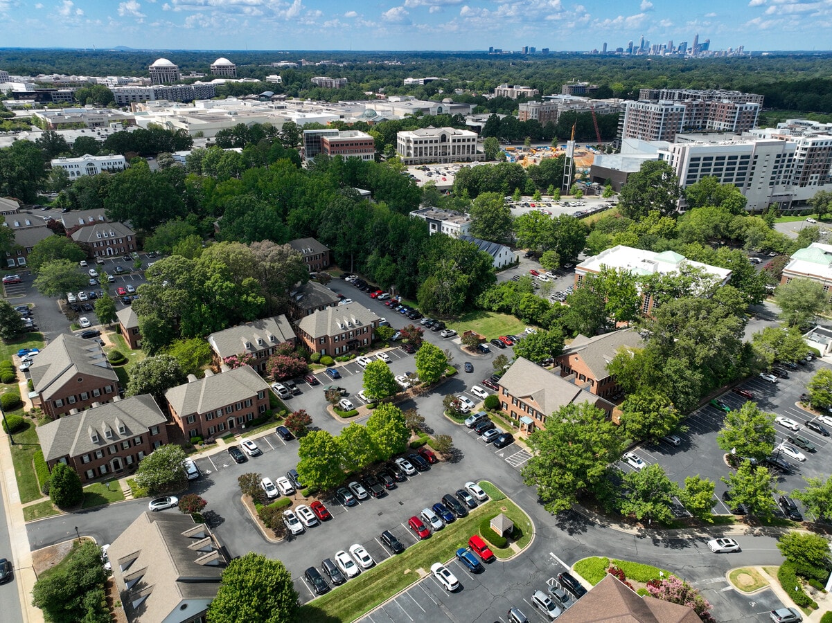 6831 Fairview Rd, Charlotte, NC 28210 - Unit A - - Interior Photo - Image 1 of 3