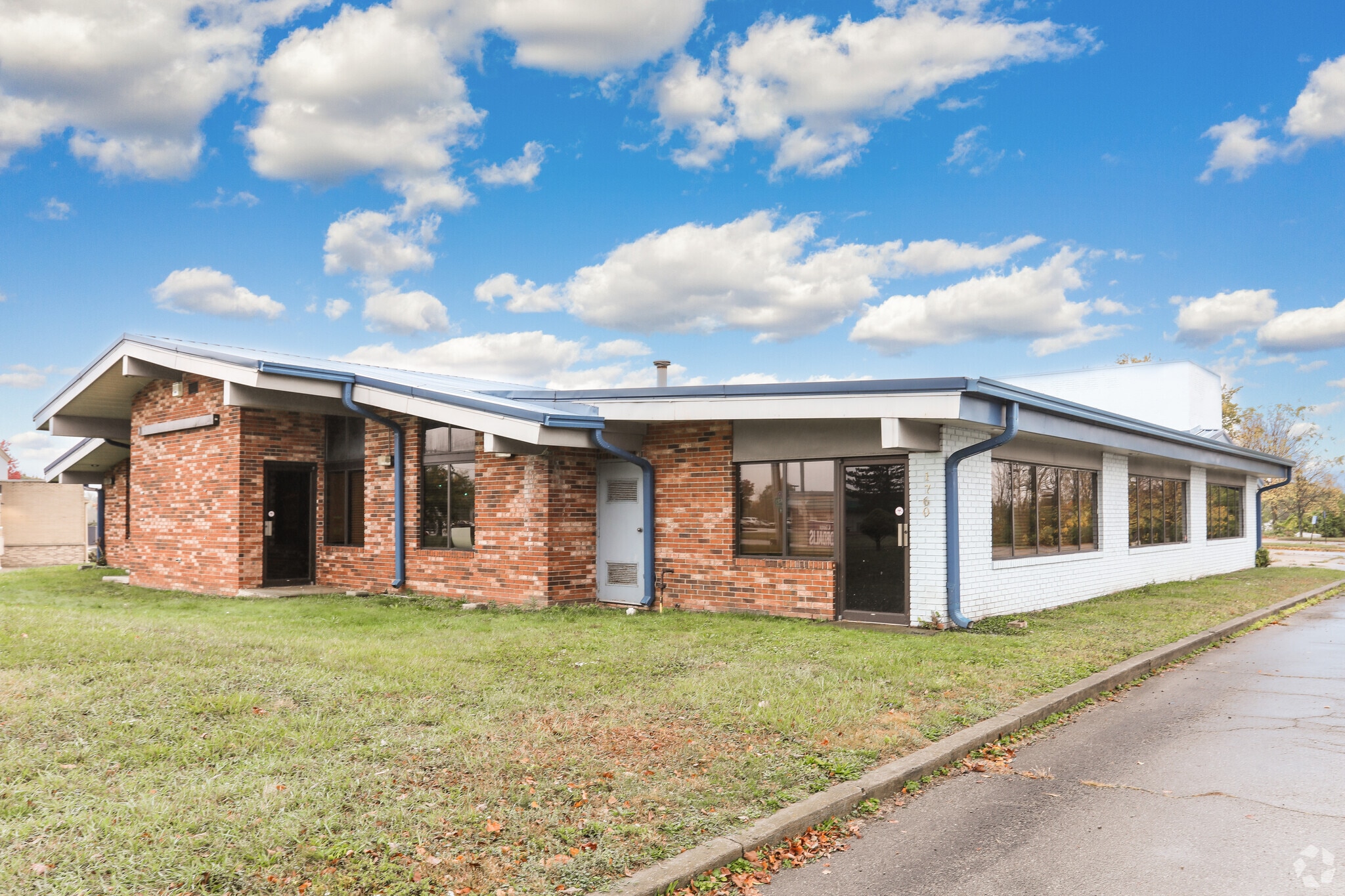 1760 E Stroop Rd, Dayton, OH for lease Primary Photo- Image 1 of 6