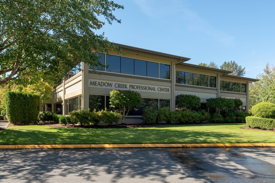 22500 SE 64th Pl, Issaquah, WA à louer - Photo du bâtiment - Image 3 de 11