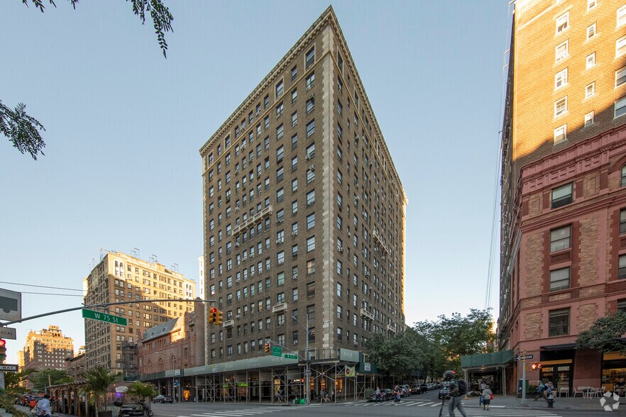 321 Amsterdam Ave, New York, NY for lease - Building Photo - Image 1 of 8