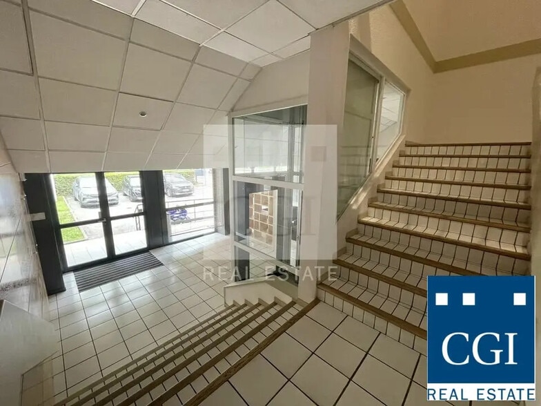 Office in Échirolles for lease - Building Photo - Image 2 of 4