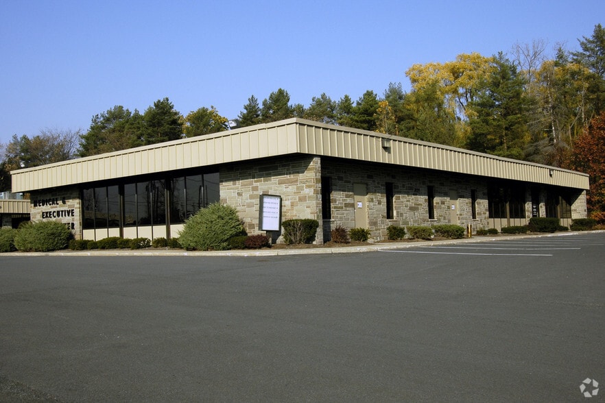 1023 Route 146, Clifton Park, NY for lease - Building Photo - Image 2 of 3