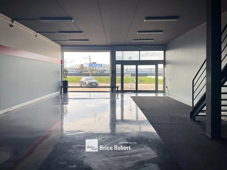 Flex in Lissieu for sale - Interior Photo - Image 3 of 5