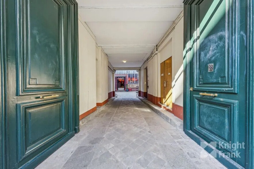 107 Avenue Parmentier, Paris for lease - Lobby - Image 3 of 12