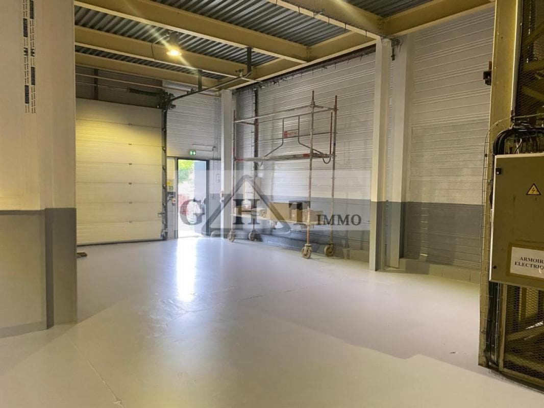 Industrial in Lisses for lease Interior Photo- Image 1 of 10