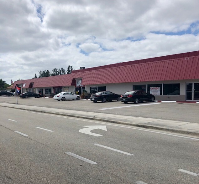 3700-3758 SE Dixie Hwy, Stuart, FL à louer - Photo principale - Image 1 de 35