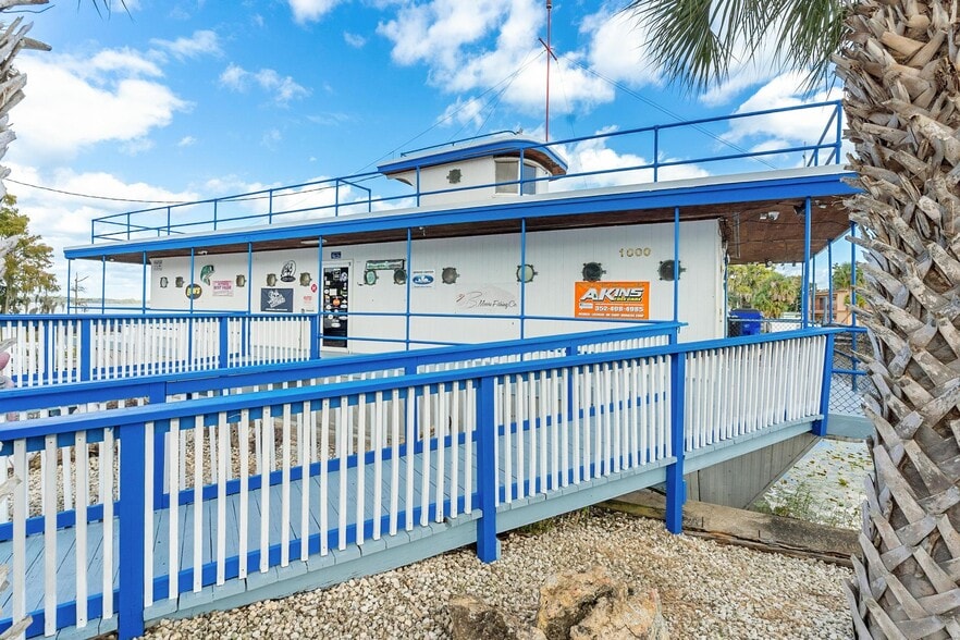 1006 W Burleigh Blvd, Tavares, FL à vendre - Photo du bâtiment - Image 3 de 31