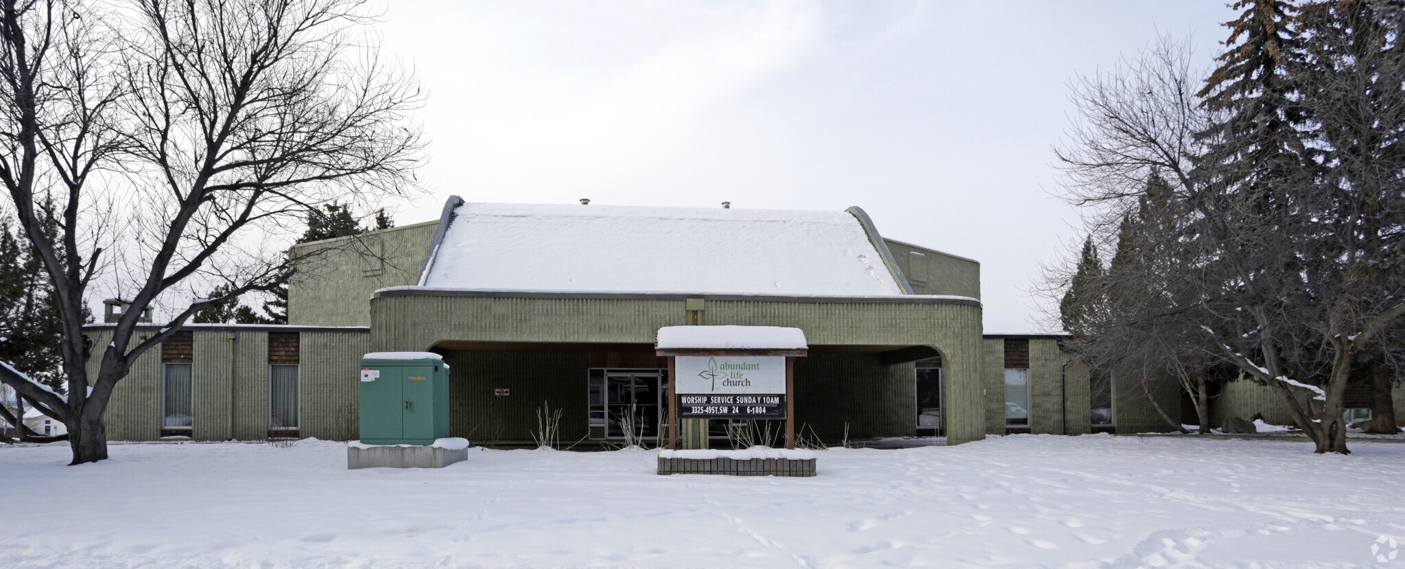 3325 49th St SW, Calgary, AB for sale Primary Photo- Image 1 of 1
