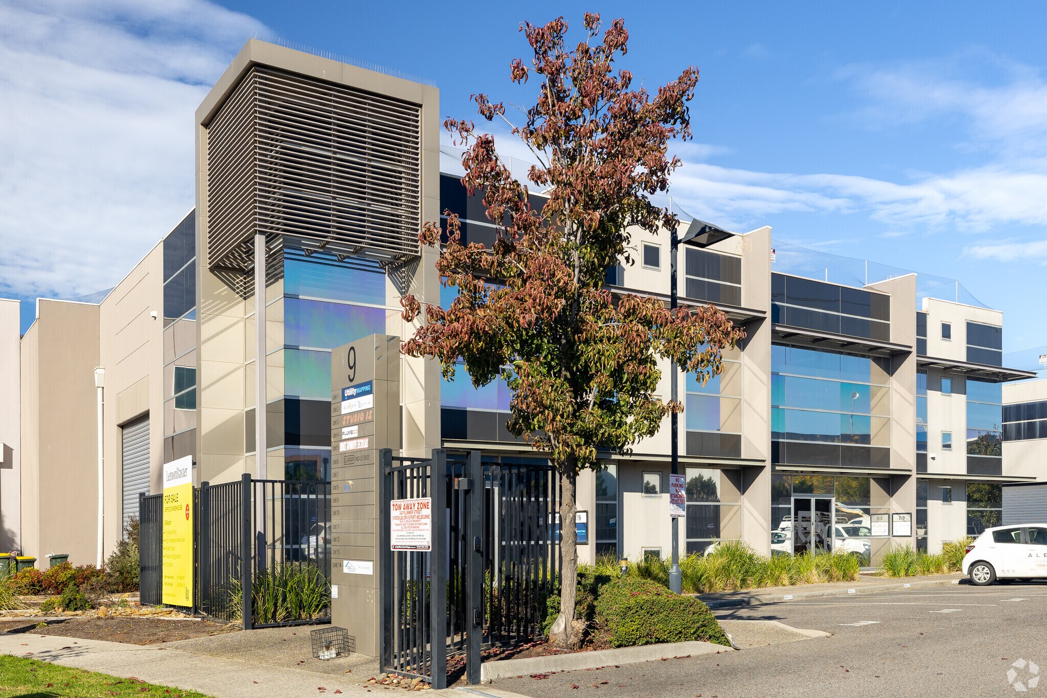 9 Rocklea Dr, Port Melbourne for sale Primary Photo- Image 1 of 6