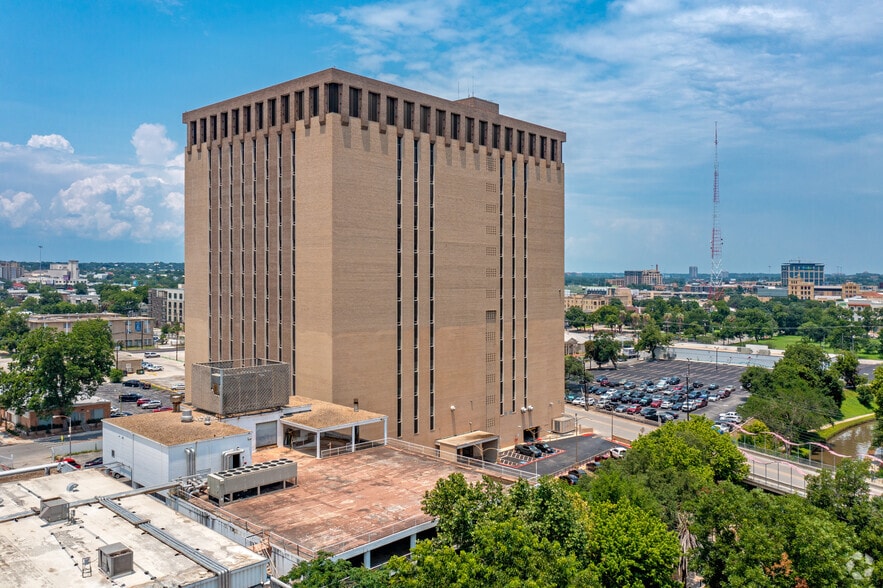 1010 N Saint Marys St, San Antonio, TX à vendre - Photo du bâtiment - Image 2 de 4