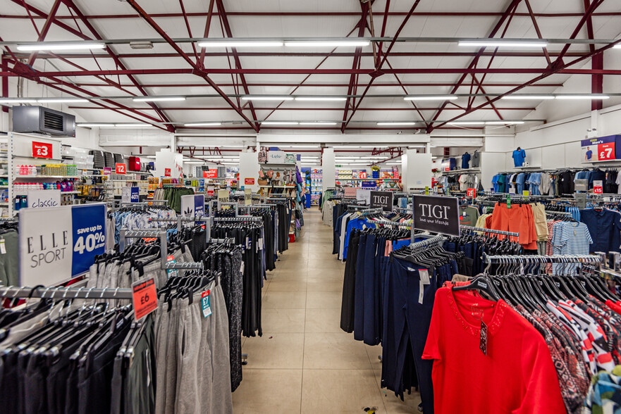 East Burnside, Cupar for sale - Interior Photo - Image 3 of 4