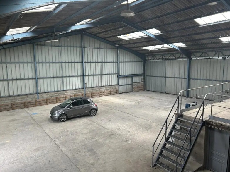 Flex in Fretin for lease - Building Photo - Image 2 of 6