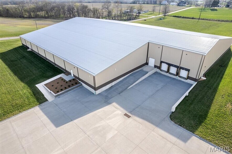100 Industrial Dr, New Haven, MO à louer - Photo du bâtiment - Image 2 de 13