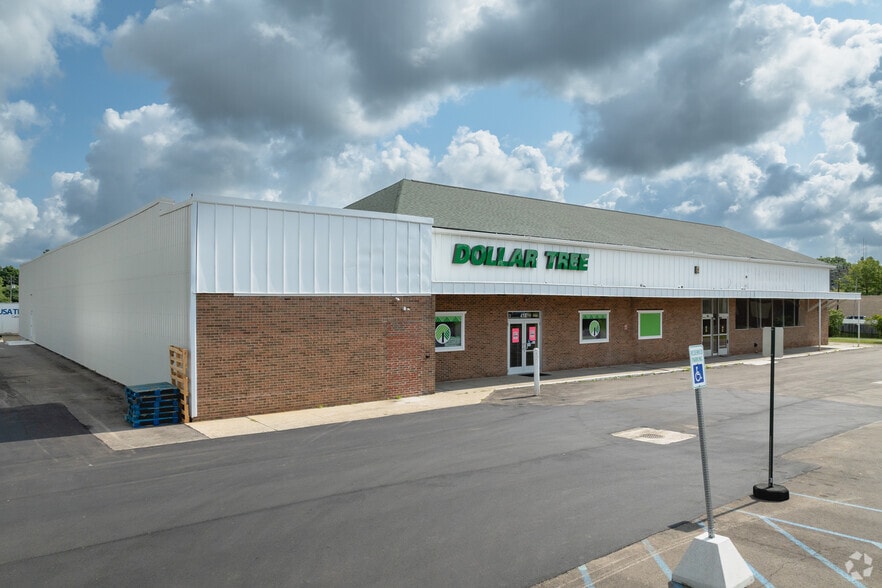 408 W Maumee St, Adrian, MI for sale - Building Photo - Image 2 of 3