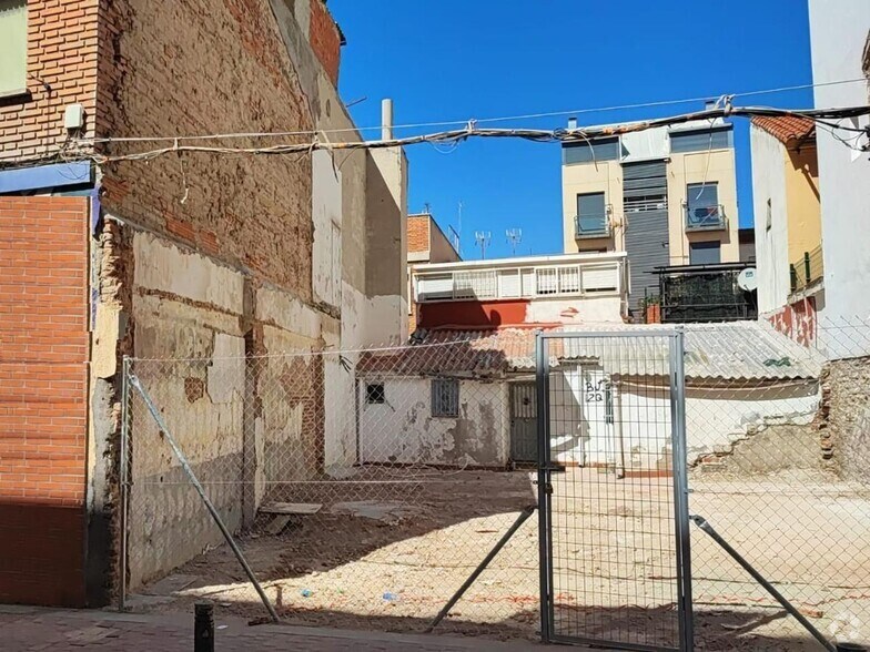 Calle de Tomás García, 9, Madrid, Madrid à vendre - Photo du bâtiment - Image 2 de 3