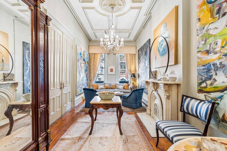 452 W 44th St, New York, NY à vendre - Photo du bâtiment - Image 2 de 9