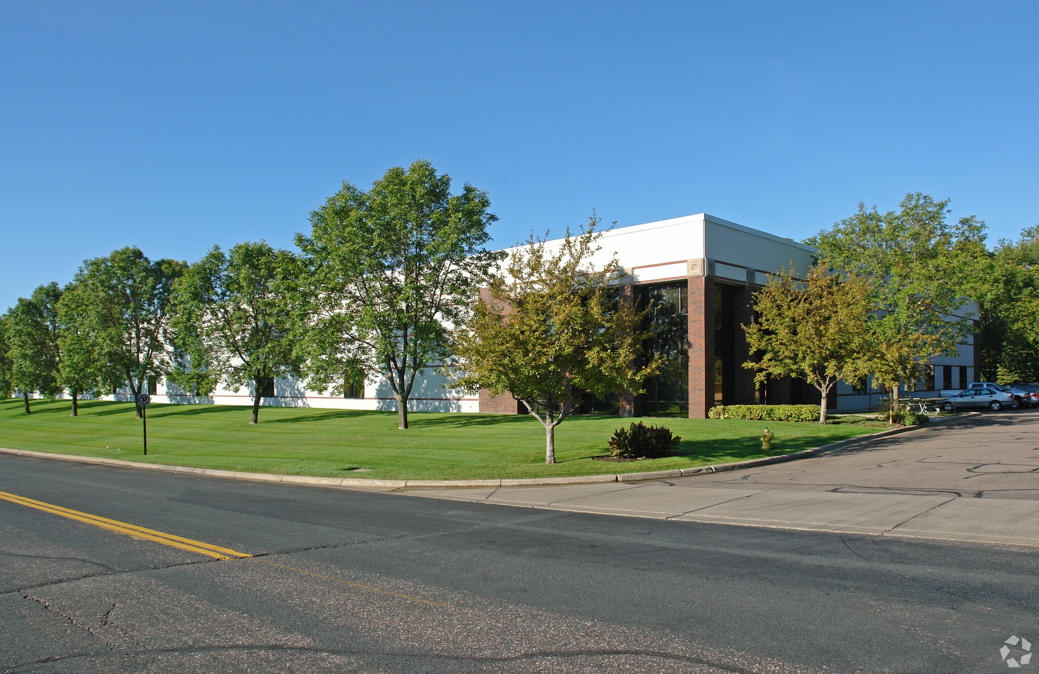 4155 N Berkshire Ln, Plymouth, MN for lease Primary Photo- Image 1 of 11
