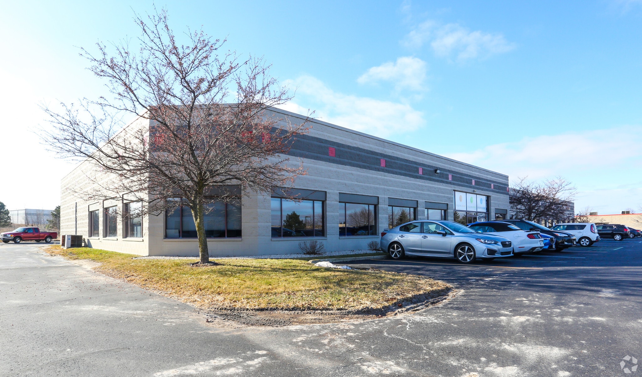 N8W22323 Johnson Dr, Waukesha, WI for lease Primary Photo- Image 1 of 5
