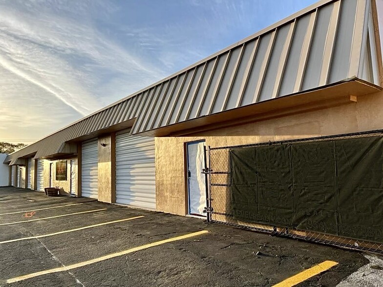 519-533 NE 34th St, Oakland Park, FL for lease - Primary Photo - Image 1 of 11