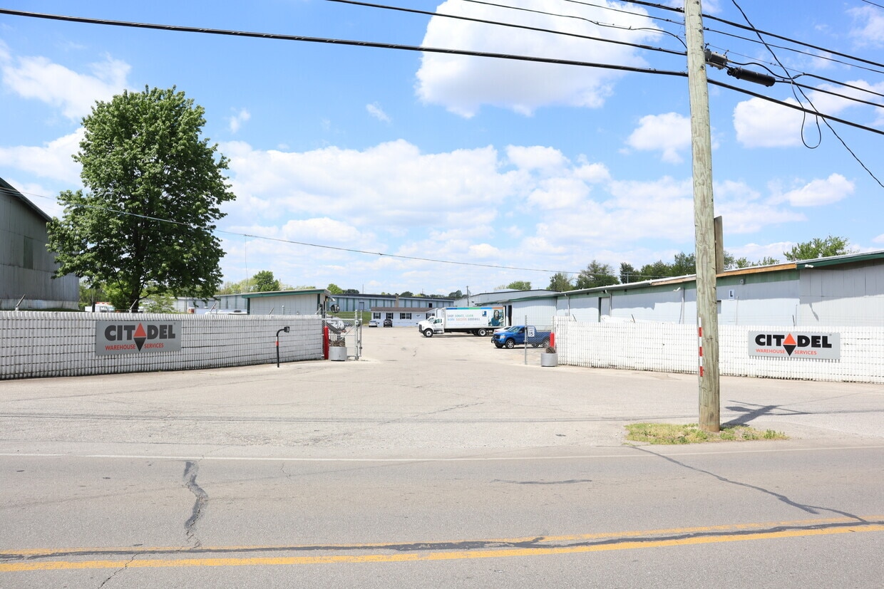 251 Price Rd, Lexington, KY for lease Building Photo- Image 1 of 5