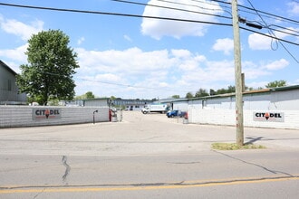 251 Price Rd, Lexington, KY for lease Building Photo- Image 1 of 5